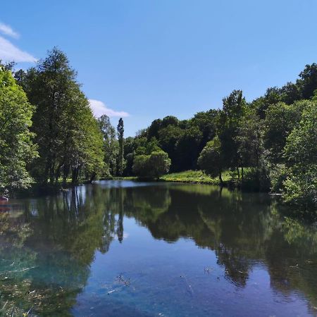 Gites Les Ecuries Saserang Mouilleron Luaran gambar